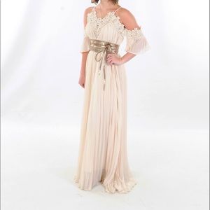 This dress is everything! Beautiful maxi dress with wrap accent belt